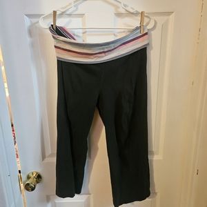 VS Pink capris